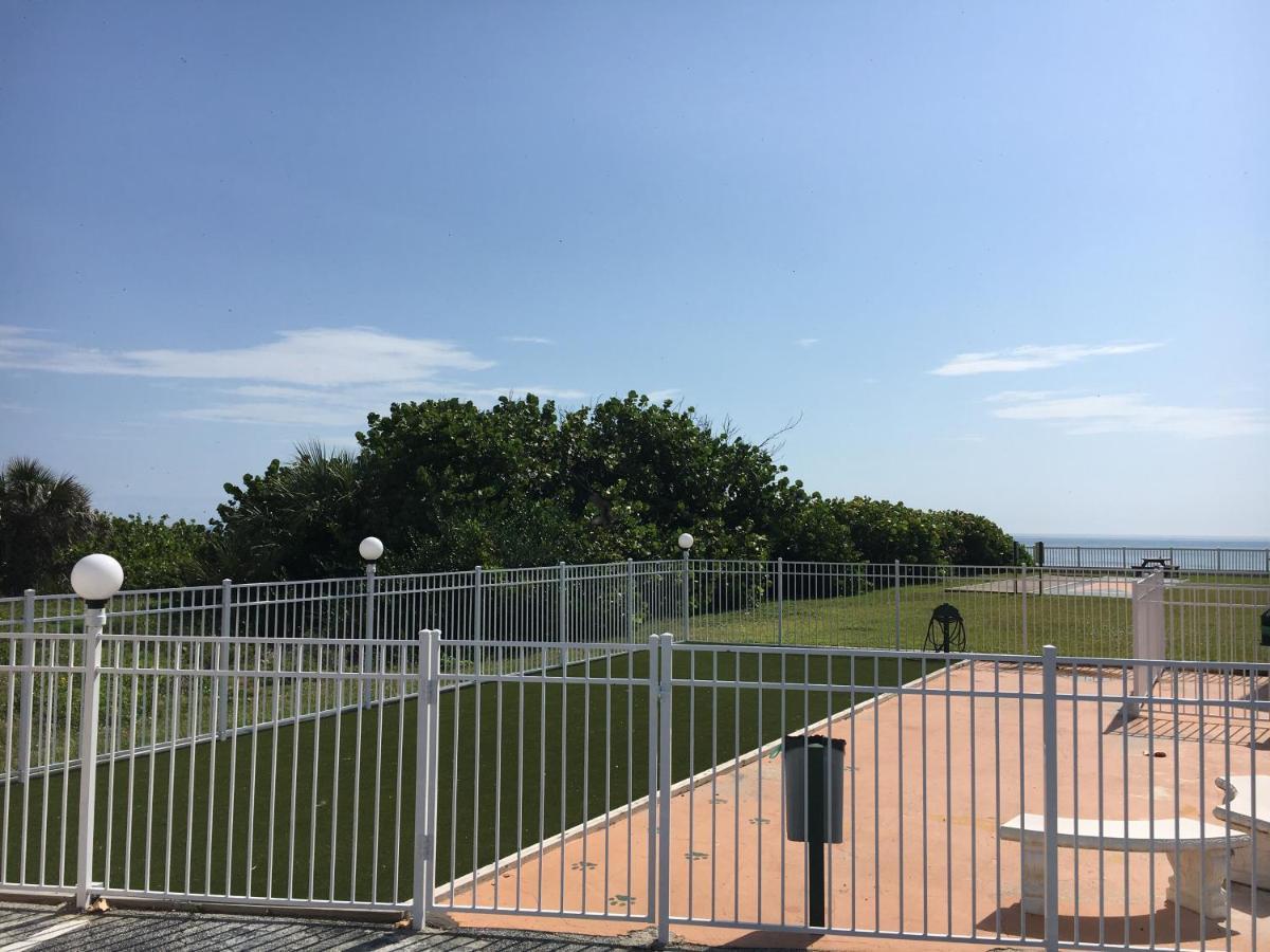 Paradise Beach Club - Oceanfront And Penthouse サテライト・ビーチ エクステリア 写真